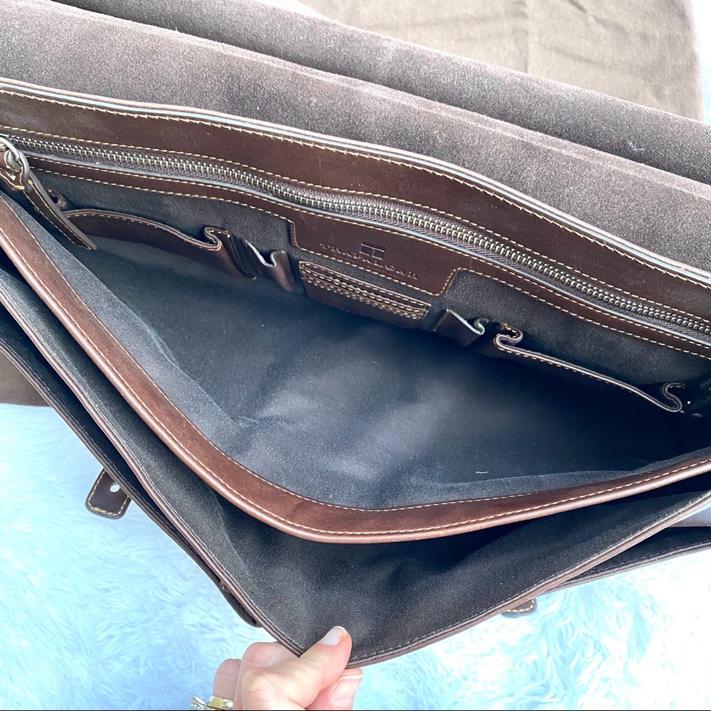 Trafalgar L. Dowel Chocolate Leather Business Bag - Picture 6 of 8